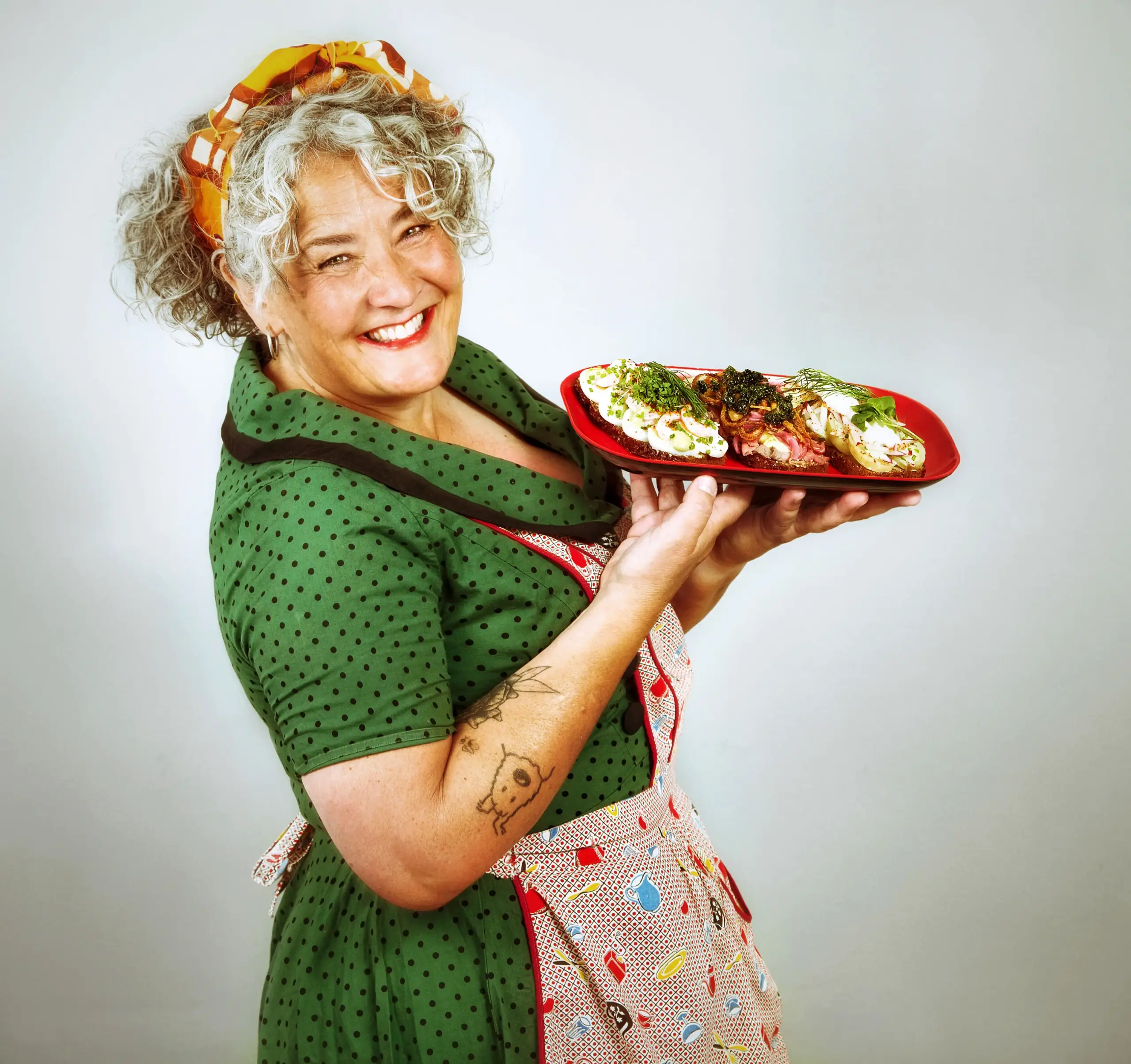Smørrebrødsjomfru Iben Herrik (født 1960 i Middelfart) er af anmeldere blevet kaldt Danmarks nye smørrebrødsdronning, efter at hun i 2020 åbnede sin smørrebrødsrestaurant på St. Kongensgade overfor Nyboder i København, og den legendariske Ida Davidsen lukkede i 2021.